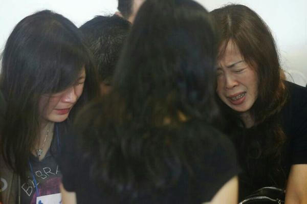 Nỗi đau xé lòng của thân nhân hành khách QZ 8501